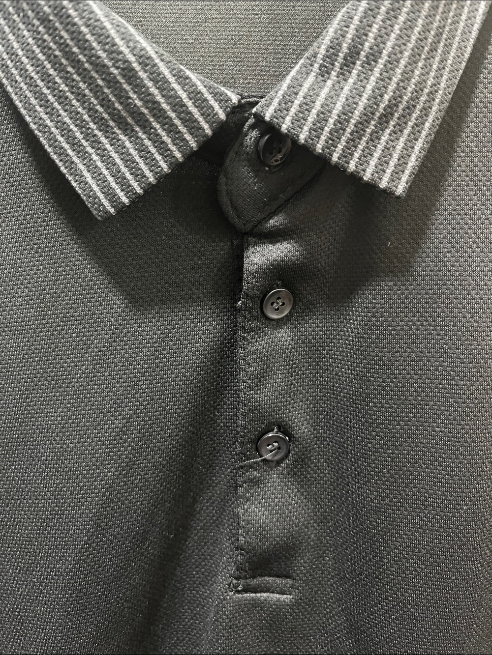 Preowned Men's Black Long-Sleeve Oxford Polo Button Up . - Picture 5 of 9